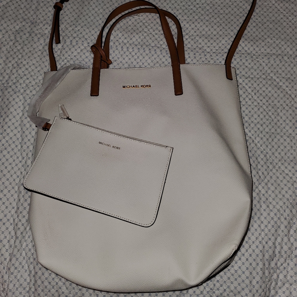 Handbag and wristlet